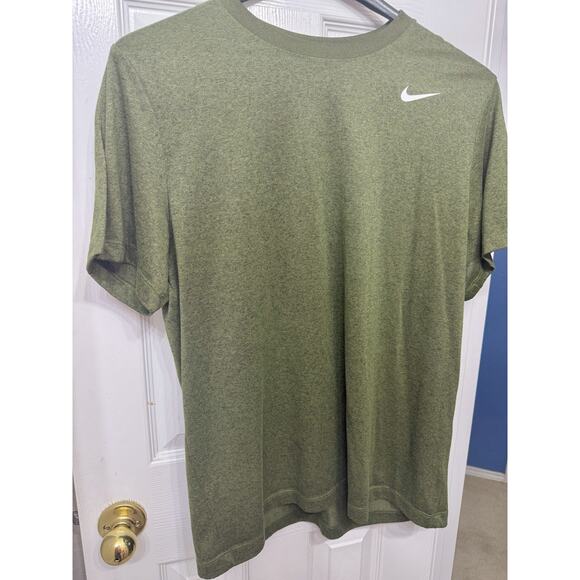 Men’s The Nike Tee Dri-Fit in Green - Size XL - Picture 3 of 10